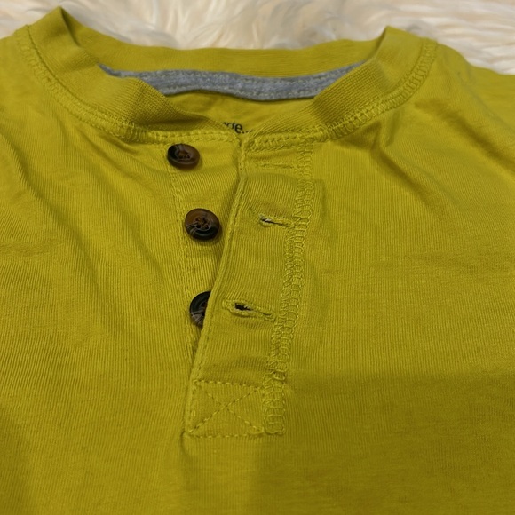 George Long Sleeve Henley Shirt Bundle in Gray and Yellow in Size 4T - Picture 6 of 8